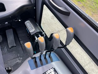 Čelní spalovací vozík Heli VD 30 Diesel