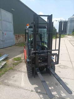 Čelní spalovací vysokozdvižný vozík LPG