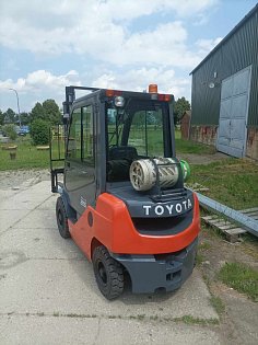 Čelní spalovací vysokozdvižný vozík LPG