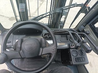 Vysokozdvižný vozík Toyota