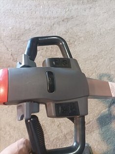 Elektrický vysokozdvižný ručně vedený vozík Still