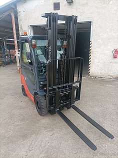 Vysokozdvižný vozík Toyota Tonero 15