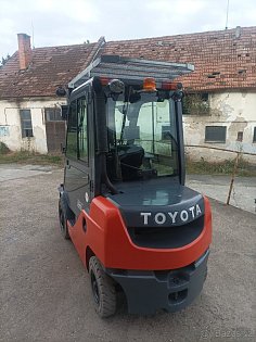 Vysokozdvižný vozík Toyota Tonero 25, HST