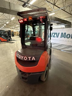 Vysokozdvižný vozík Toyota, 06-8FD25F