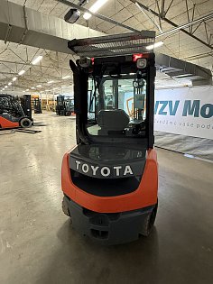 Vysokozdvižný vozík Toyota,  06-8FD25F